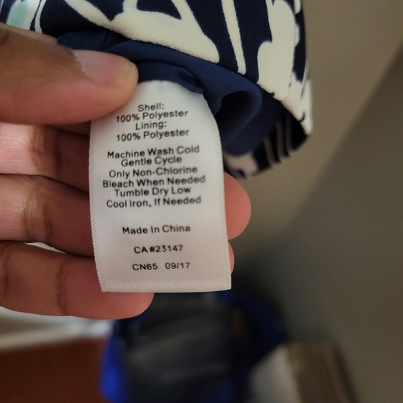 Talbots Blossom Blue Floral Pattern Shift Dress With Bell Sleeves. Size 12P. - Picture 9 of 9